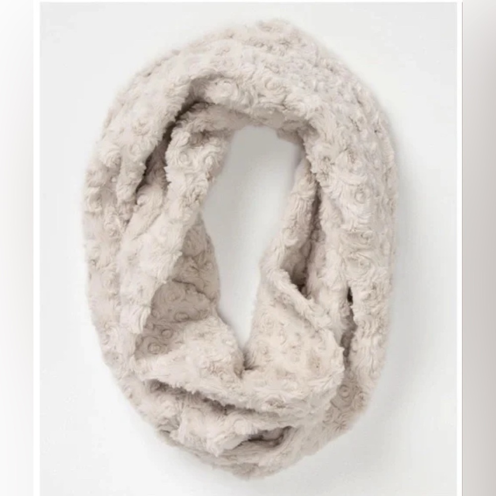 Anthropologie x Madison 88 - Faux Fur Cream Infinity Cowl Scarf